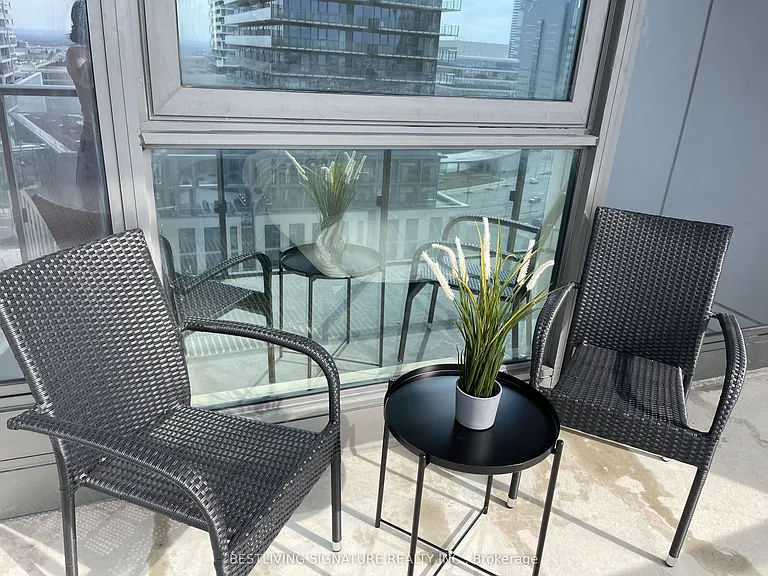 7890 Jane St #1106 — Photo 9