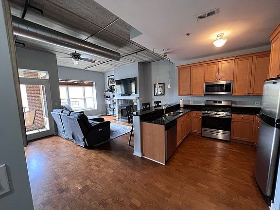 3rd image of 24 W Station St Unit 305W