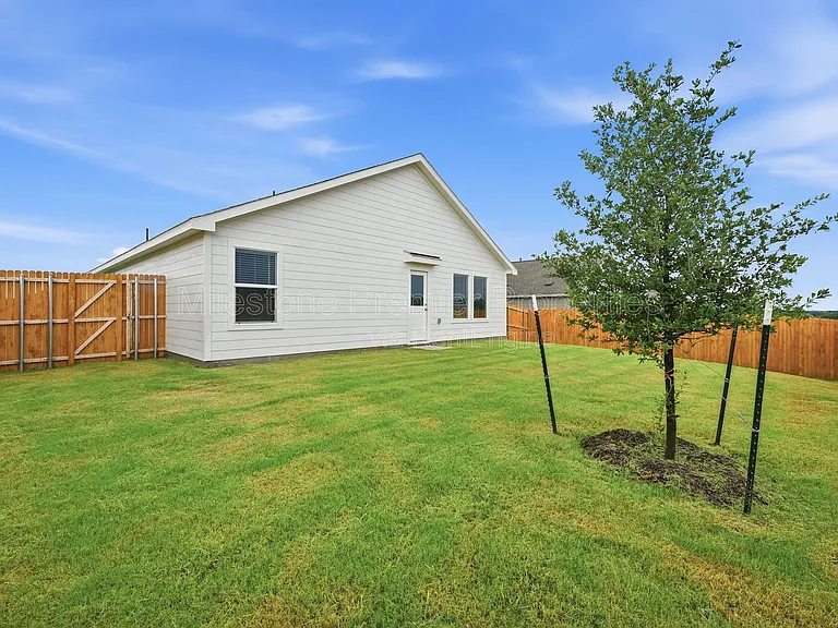 209 Cattail Ln — Photo 23