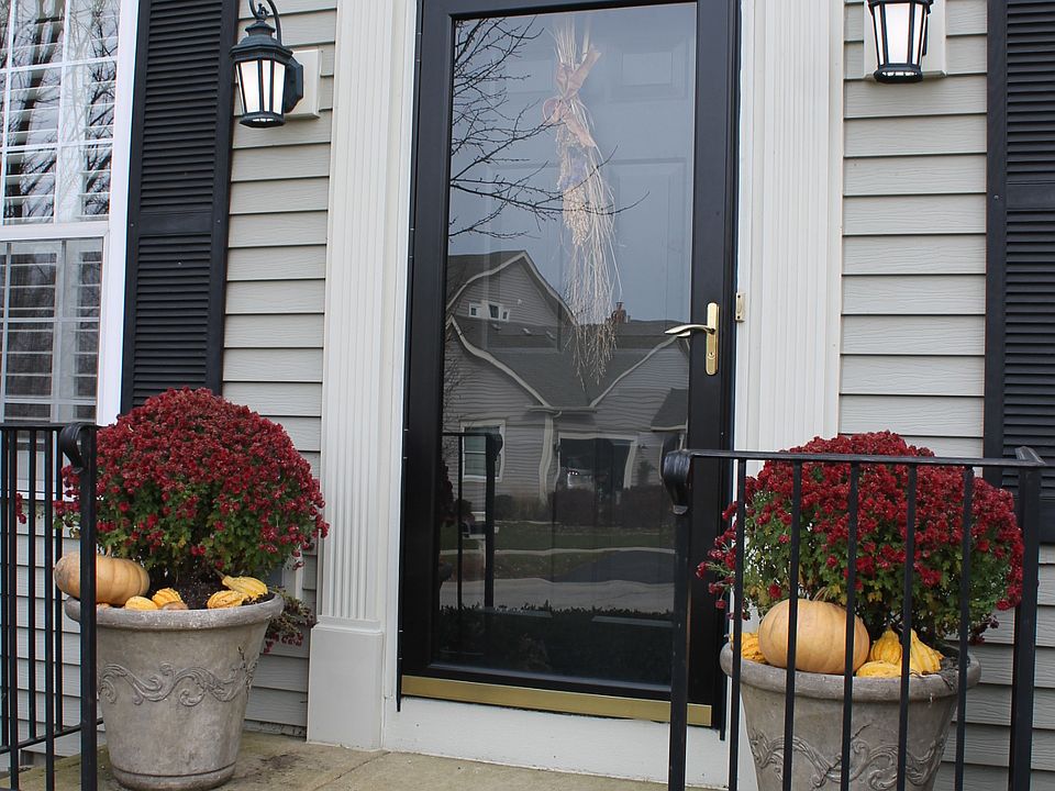 1st image of 39W663 Carney Ln