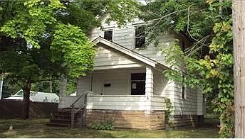 2nd image of 2215 N Park Ave