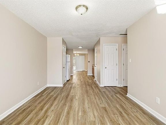 5th image of 460 Parkway Rd