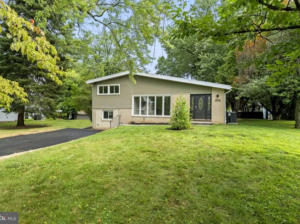 1525 Erbs Mill Rd, Blue Bell, PA 19422
