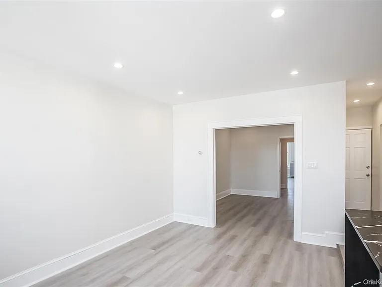 67-17 Myrtle Ave #3F — Photo 4