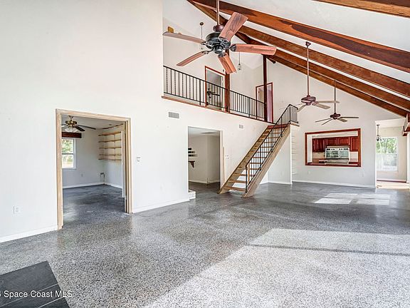 5th image of 535 Robin Hood Dr