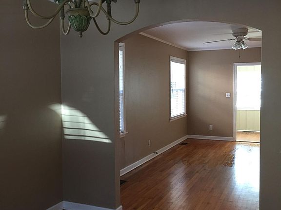3rd image of 3669 Saint Johns Ave