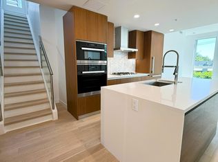 2888 Arbutus St #404, Vancouver, BC V6J3W5