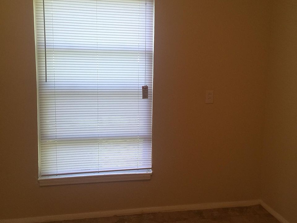 1st image of 4709 SE 28th St