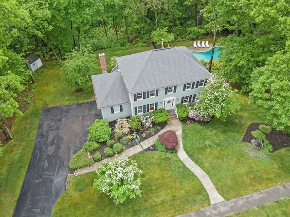 11 Peters Ln, Franklin, MA 02038