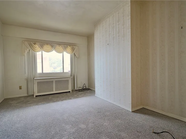 425 Pearl St — Photo 9