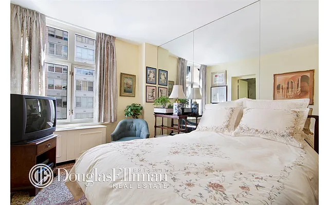 Sold by Douglas Elliman | media 14