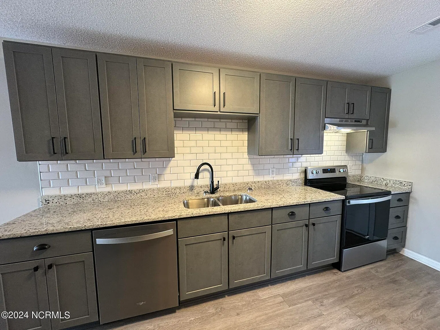 2 bed, 1.0 bath, 720 sqft, $1,100 — Photo 4