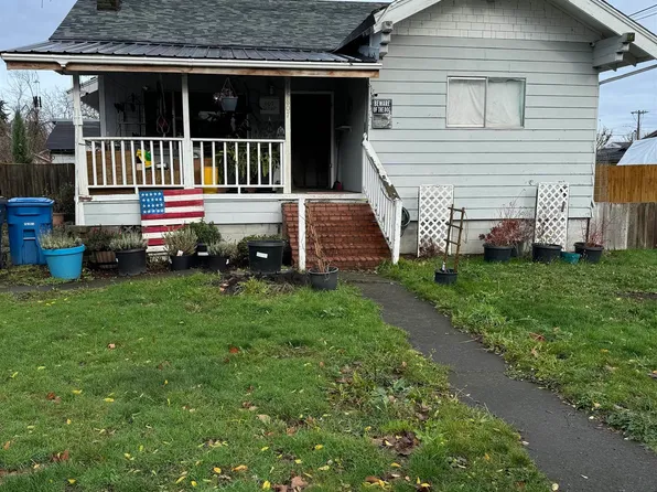 607 Whittier St, Silverton, OR 97381