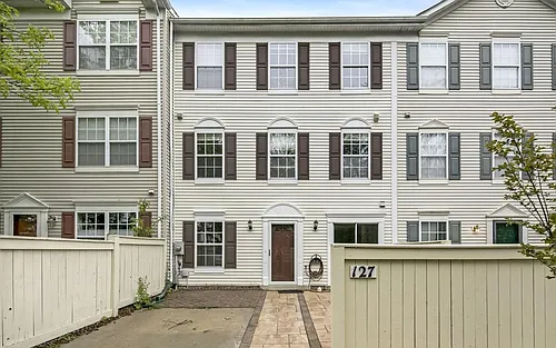 127 Heathfield Dr Photo 1