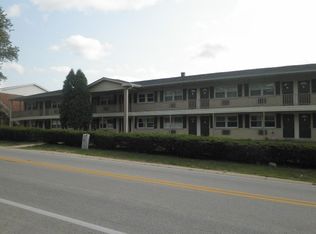 821 Bode Rd APT 2, Elgin, IL 60120