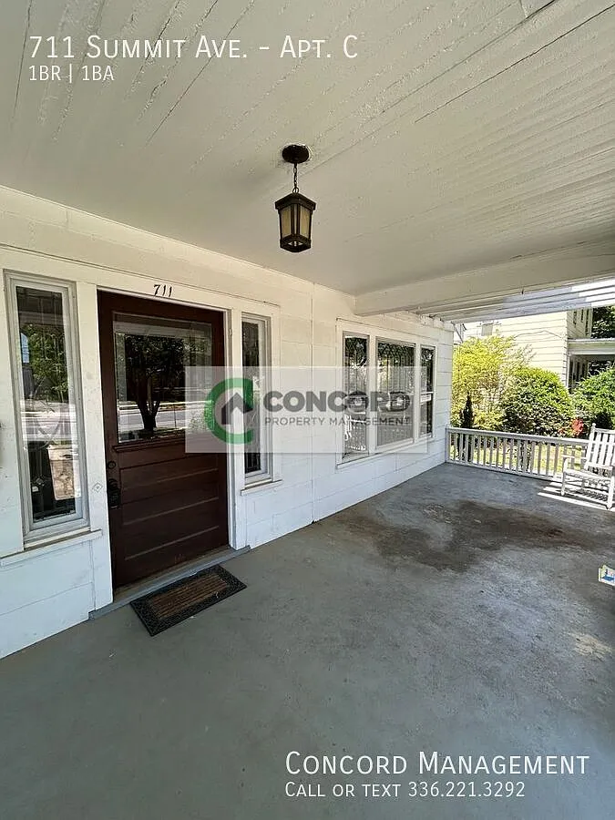 Building Photo - 711 Summit Ave #C