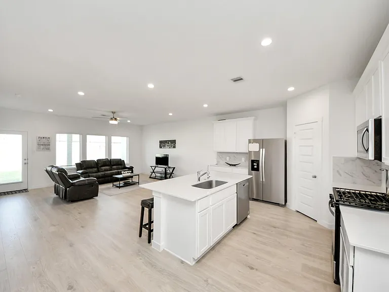 31771 Margaret Woods Ln — Photo 7