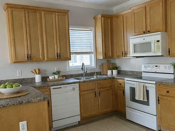 4th image of 6745 Hudson Ave #6745