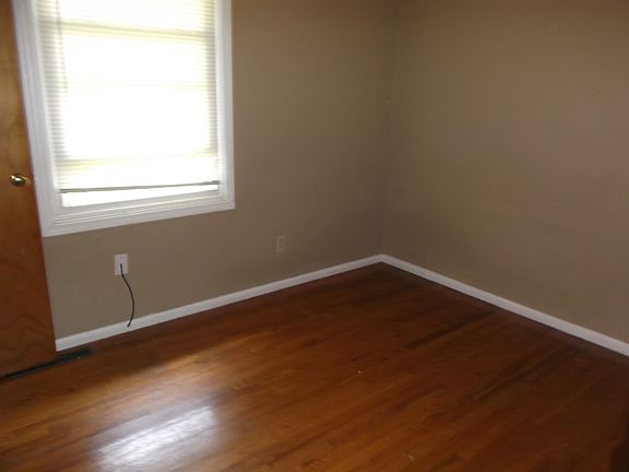 4th image of 6100 E 96th St
