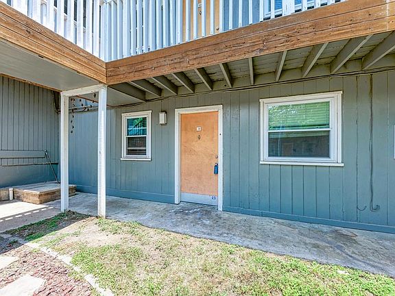 5th image of 2401 Manor Rd APT 118