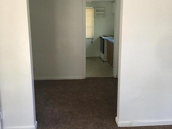 5th image of 2577 Calvin St