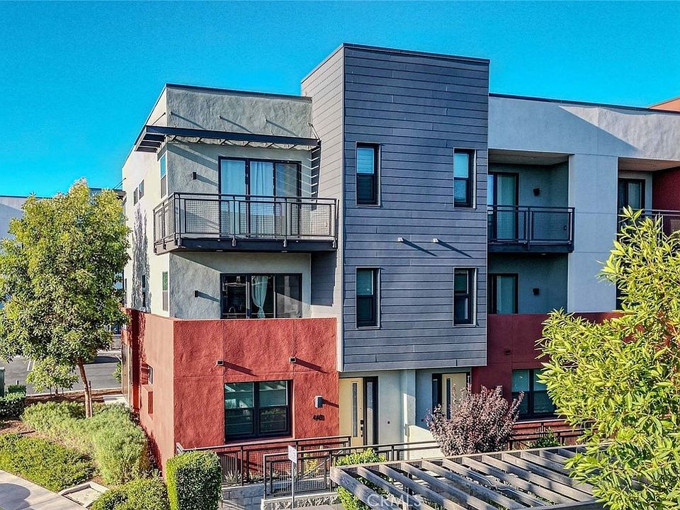 1st image of 440 Village Way