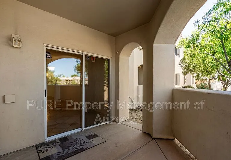 10401 N 52nd St #121 — Photo 10