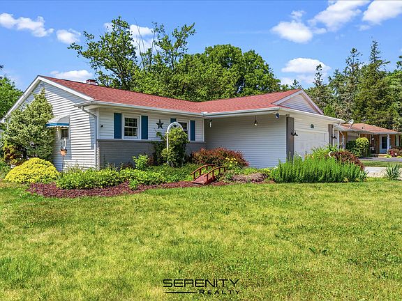 5th image of 232 Brookside Dr
