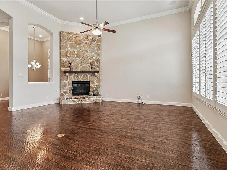 1618 Whirlaway Ct — Photo 4