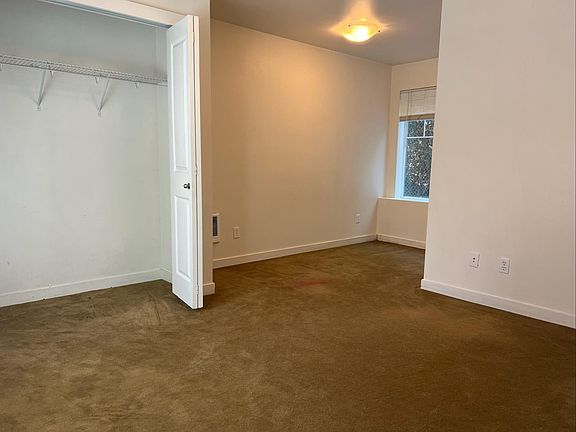 3rd image of 4230 Pasadena Pl NE #4230