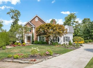 324 Lakeview Cir, Aurora, OH 44202