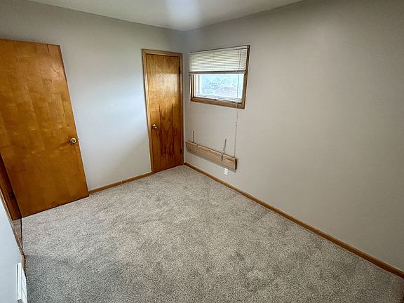 4th image of 5420 Ervin St #11431548