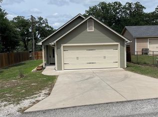 719 Harness Trl, Granbury, TX 76049