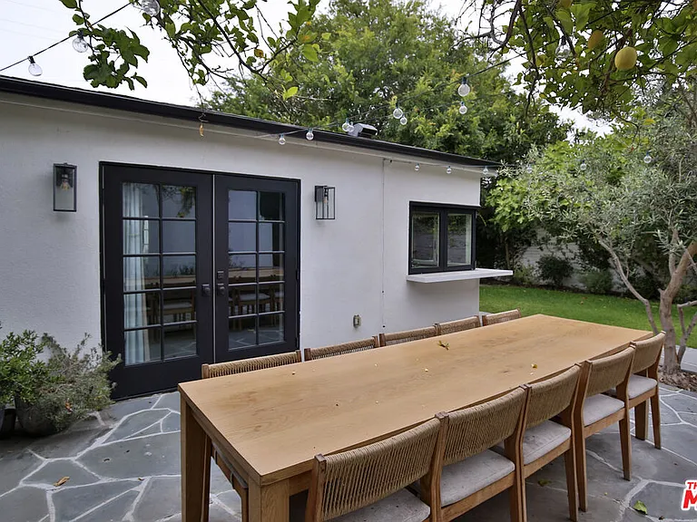2330 Walnut Ave — Photo 22