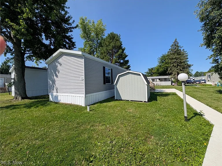 215 Cedar Brook Dr — Photo 1
