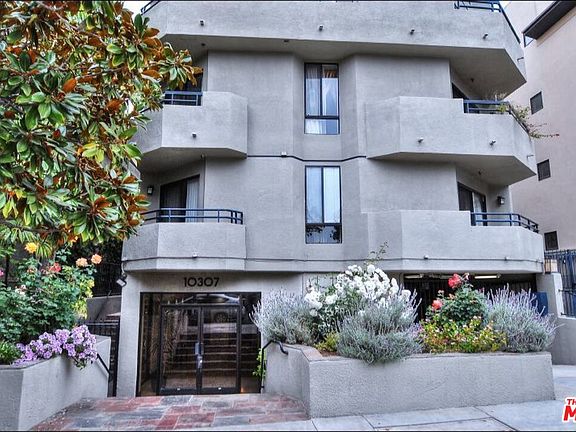 3rd image of 10307 Missouri Ave APT 302