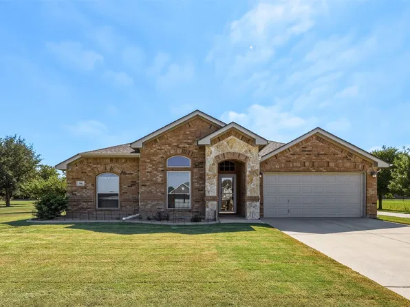 156 Creekwood Ranch Rd, Azle, TX 76020