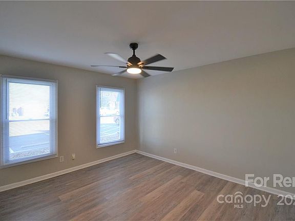 4th image of 312 W Catawba Ave APT 3