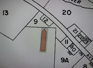 9 Peltoma Ave, Pittsfield, ME 04967