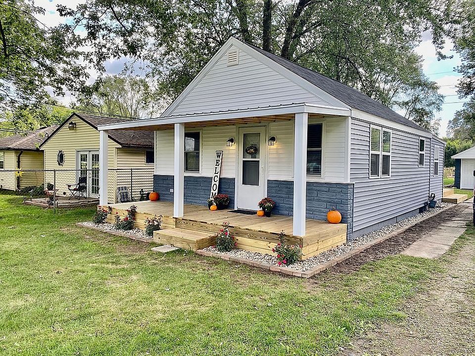 Super cute 2 BR 1 BA home