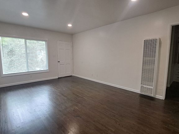 2nd image of 933 N Inglewood Ave #149