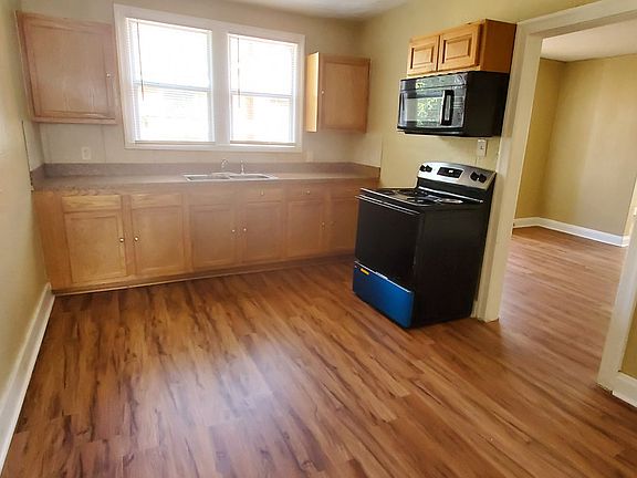 2nd image of 742 Ontario St