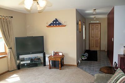 5th image of 302 Mill St