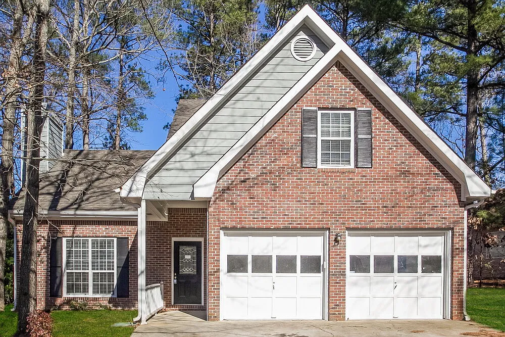 3 bed, 2.5 bath, 1614 sqft, $2,075 — Photo 1