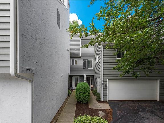 2nd image of 1360 Bobby Ln #21