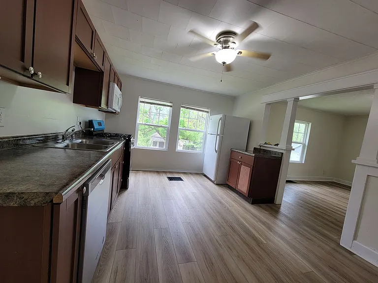 2429 S Broadview Dr — Photo 11