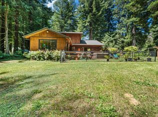 405 Fernwood Ln, Crescent City, CA 95531