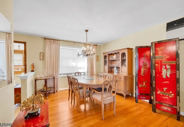 204 Tryon Pl — Photo 5