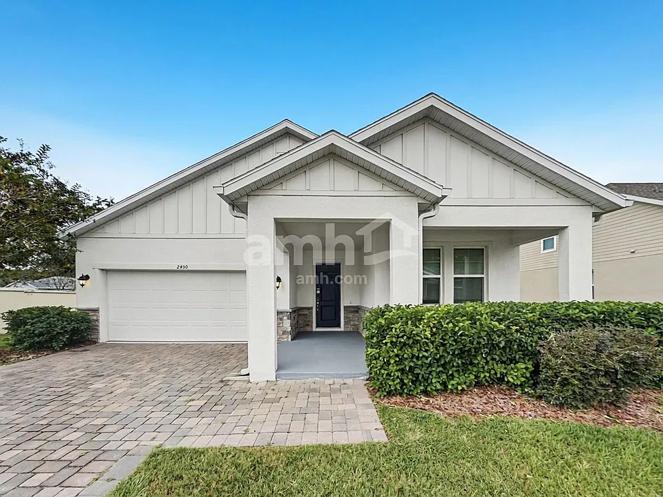 2450 Ixora Ct