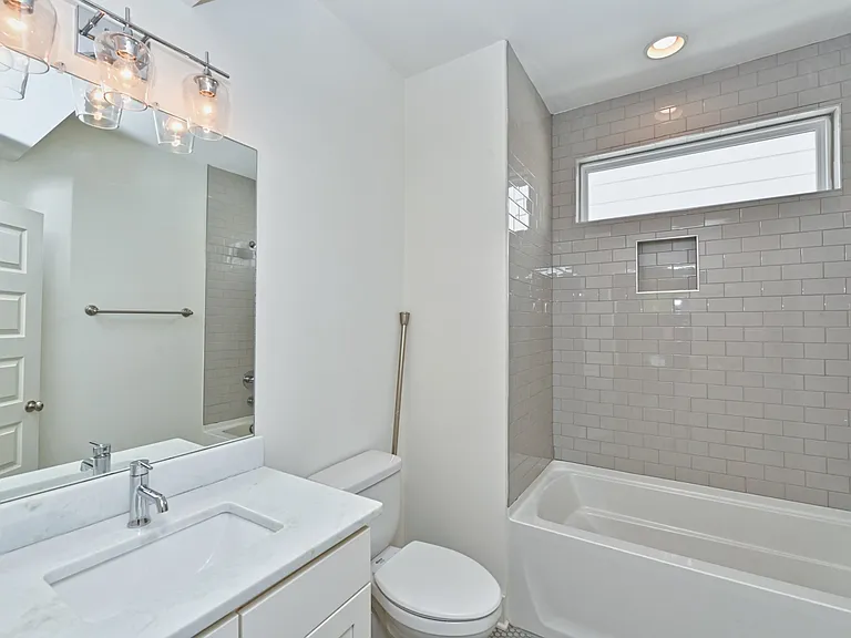407B Moore Ave — Photo 23